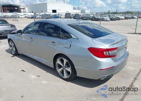 2018 Honda Accord Touring z USA, uszkodzony, nr VIN 1HGCV1F97JA182447